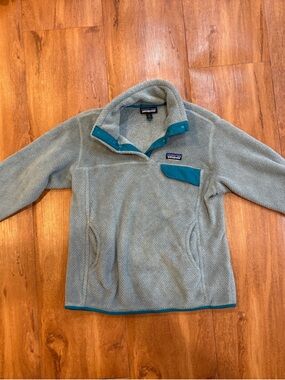 Patagonia Light Gray Fleece Pullover with Teal Trim